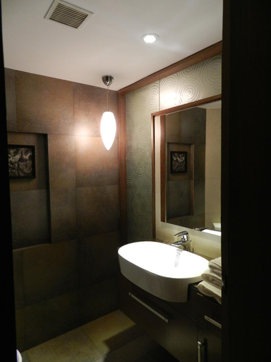Bathroom 3, Hotel Sinclairs Retreat Ooty, The Nilgiris
