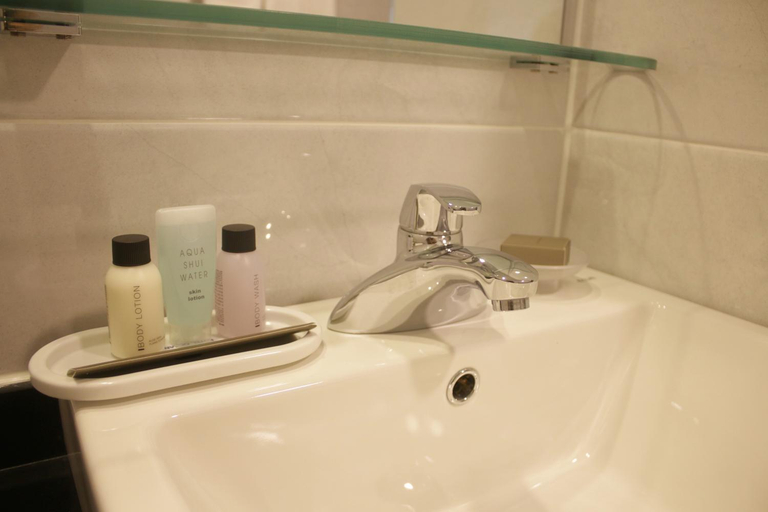 Bathroom 3, Hotel Ocean View, Dong