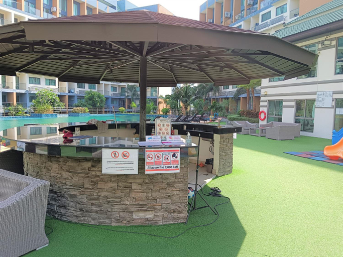 Food & Drinks, Laguna Beach Resort 2 Condominium by Monica, Pattaya