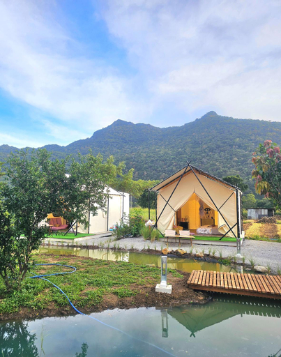 Exterior 2