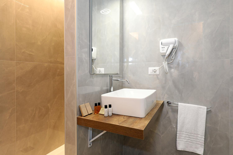 Bathroom 4, Rome Plaza Suites, Luxury Collection, Rome