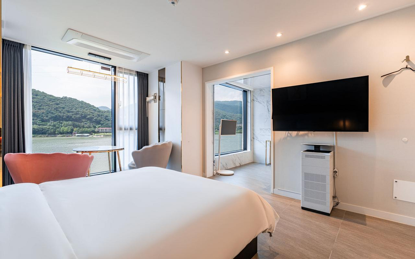 Bedroom 14