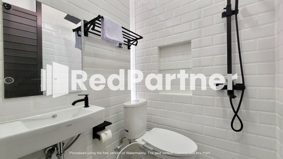 Bathroom 12
