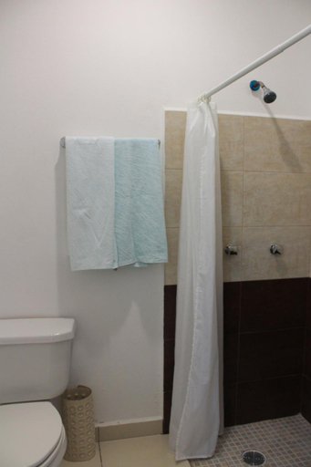 Bathroom 4, Real Primaveras Campestre, Carmen