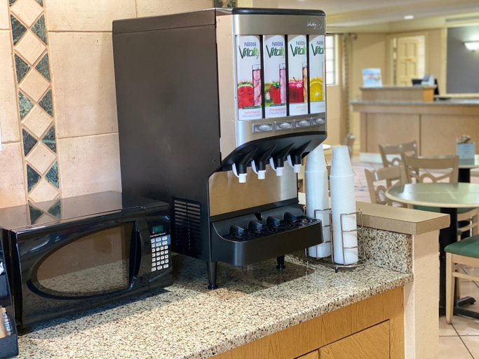 Public Area 3, La Quinta Inn by Wyndham Tyler, Smith