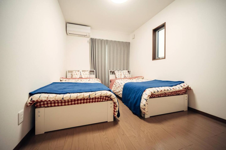 Bedroom 1, Kurisu1 Warm New Design 9 ppl Family House, Osaka
