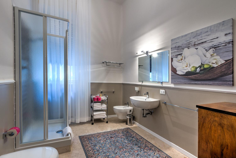 Bathroom 5, Ramé Suites, Bergamo