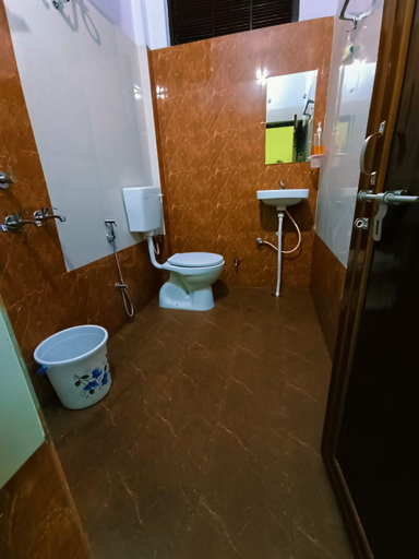 Bathroom 2, RASNA GUEST HOUSE, Varanasi