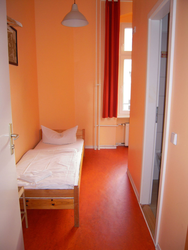 Bedroom 4, HappyGoLucky Hotel & Hostel, Berlin