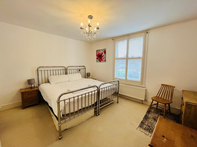 Bedroom 2, Lunas Cottage - Grove Road Cottages, Warwickshire