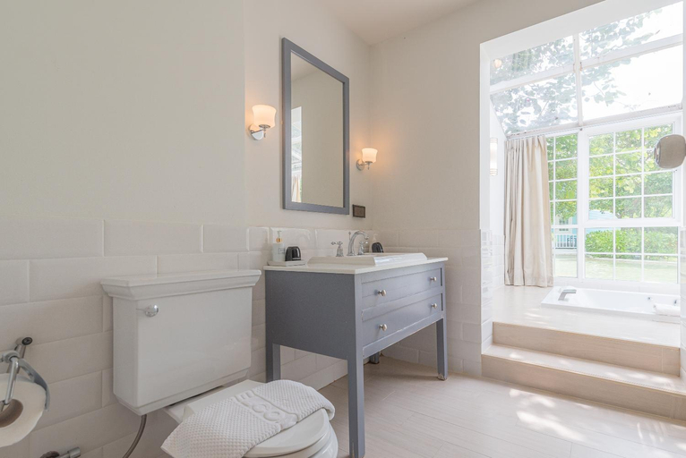 Bathroom 5, Peggy's cove resort, K. Na Yai Am