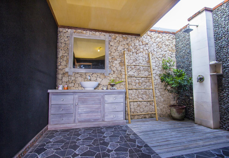 Bathroom 5, Global Dive Lodges, Buleleng
