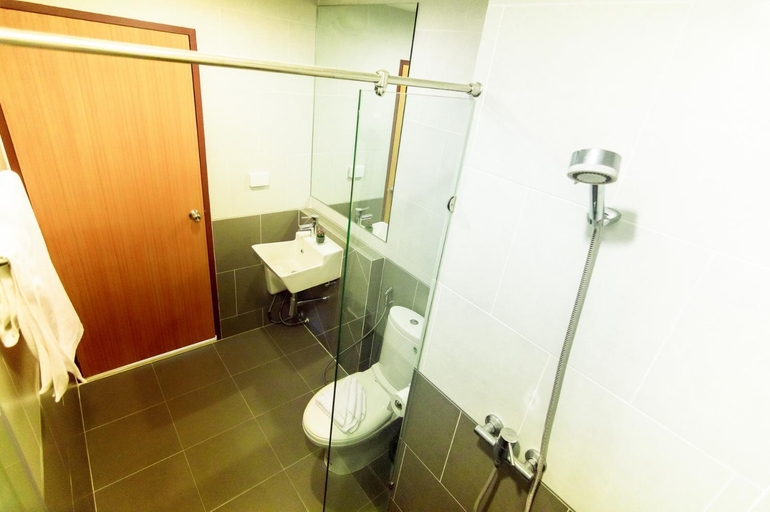 Bathroom 2, G Residence, Pattaya