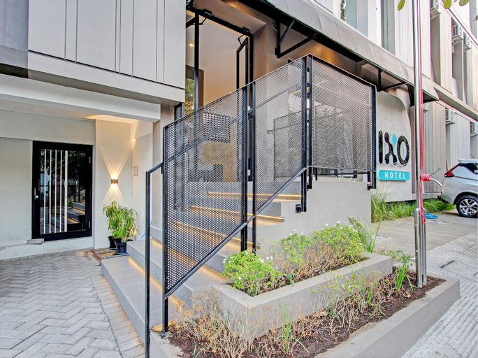 Exterior & Views 2, Townhouse Oak Ixo Hotel, Semarang