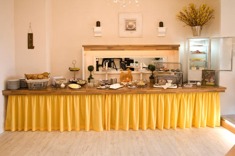 Food & Drinks 3, Hotel Garni Zum Grunen Baum, Paderborn