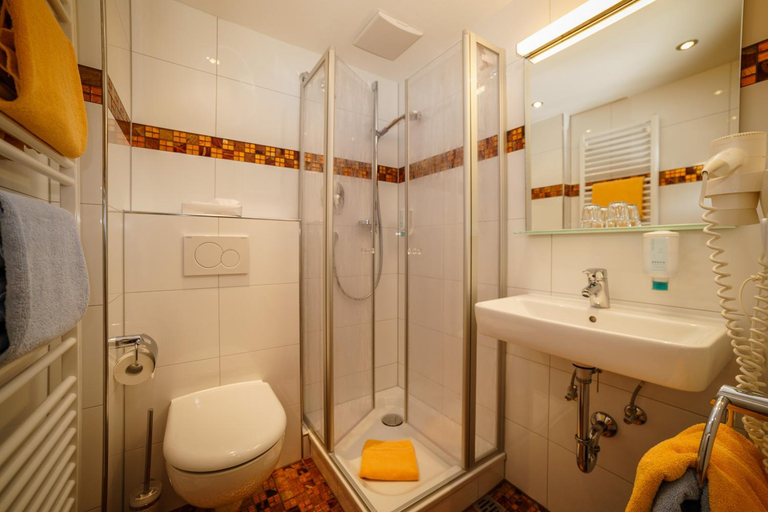 Bathroom 4, Parkhotel Sonnenhof, Garmisch-Partenkirchen