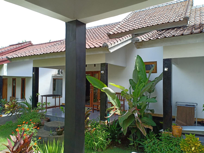 Exterior 14