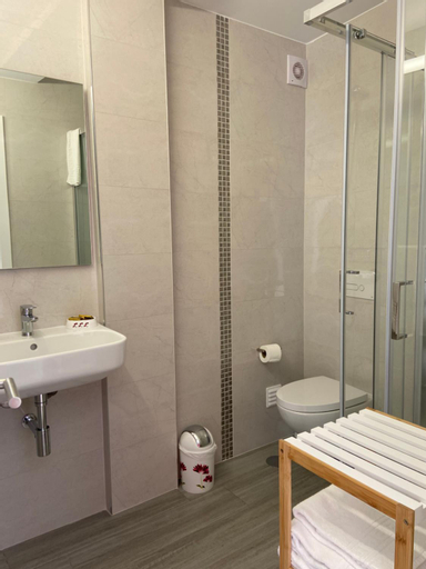 Bathroom 8