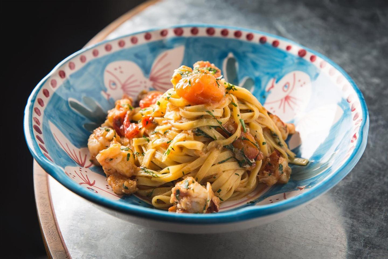 Food & Drinks 16
