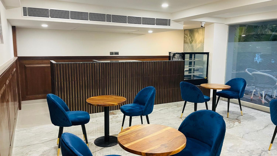 Food & Drinks 5, Saltstayz Select - Golf Course Road & Sector 57, Gurgaon