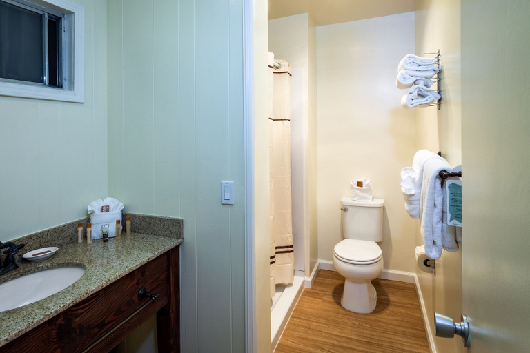 Bathroom 4, Big Sur Lodge, Monterey