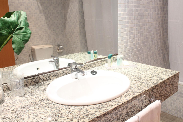 Bathroom 4, Advise Hotels Reina, Almería