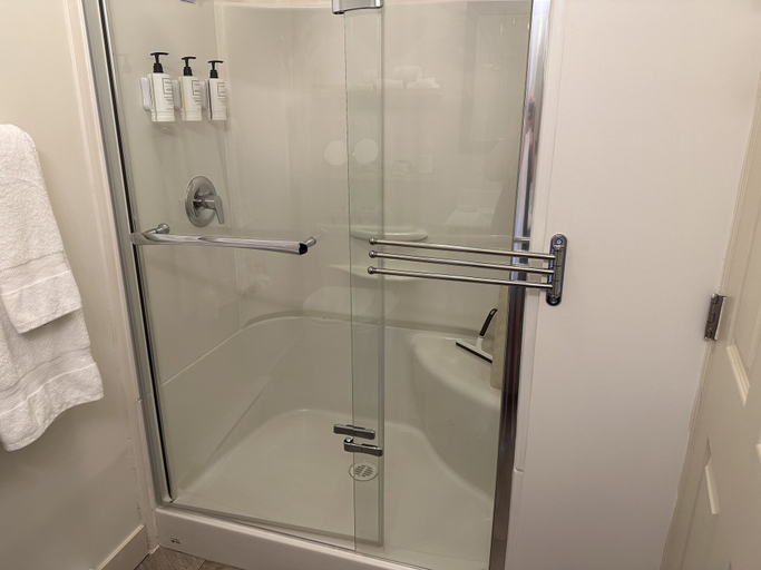 Bathroom 5, Lakeside Villa & Nordic Spa, Okanagan-Similkameen