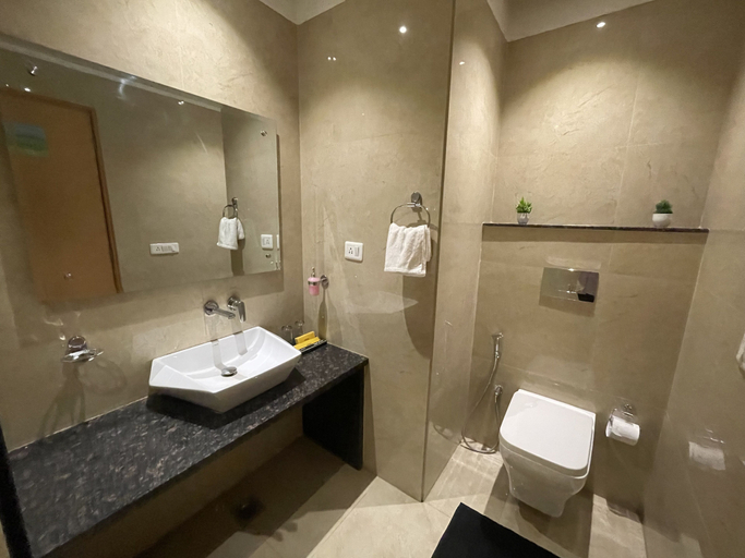 Bathroom 4, Saltstayz Select - Galleria Market & Golf Course Road, Gurgaon