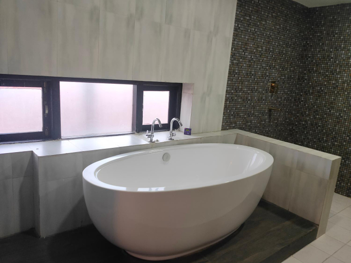 Bathroom 4, Pashupati Boutique Hotel And Spa, Bagmati