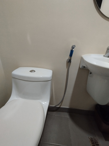 Bathroom 4, Cebu Avida Riala T1 1122 IT Park, Cebu City