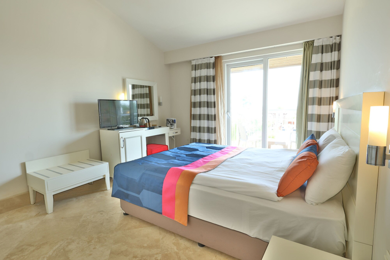 Bedroom 2, Crystal Boutique Comfort Collection, Serik