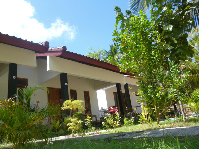Exterior 8