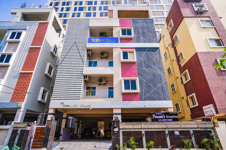 Exterior & Views