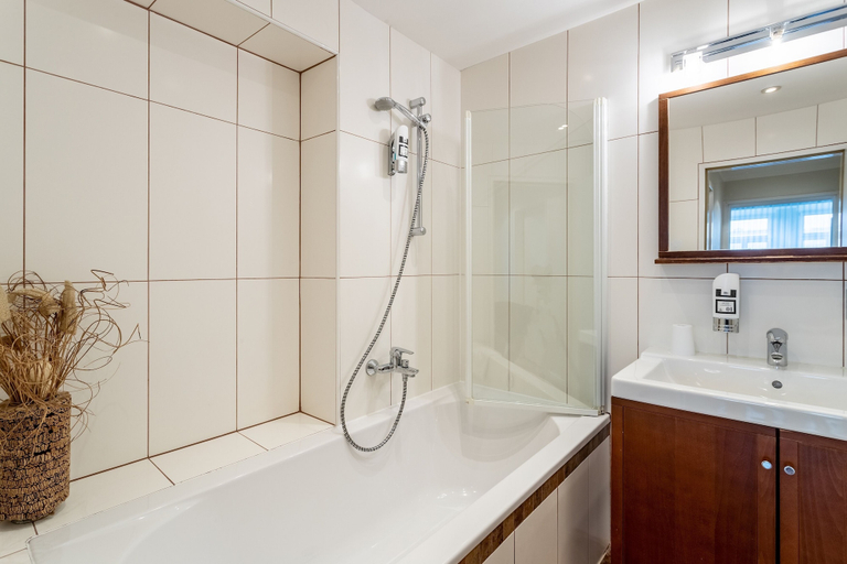 Bathroom 3, Hotel Westbahn, Wien