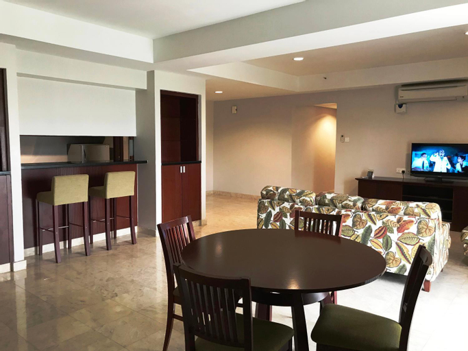 Dining Room 7