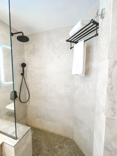 Bathroom 3, The Breakers Diving & Surfing Lodge, Safaja