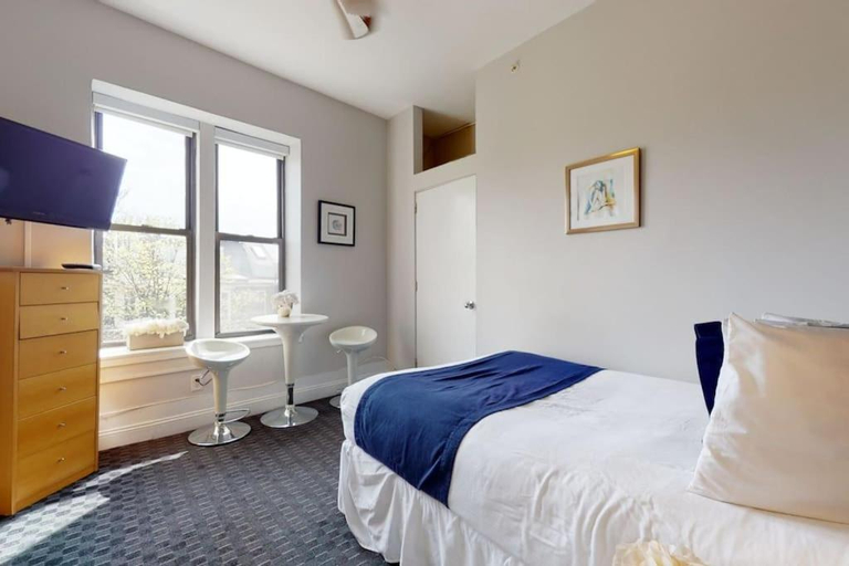 Bedroom 2, Stylish Downtown Studio in the Boston, C.Ave #34, Boston