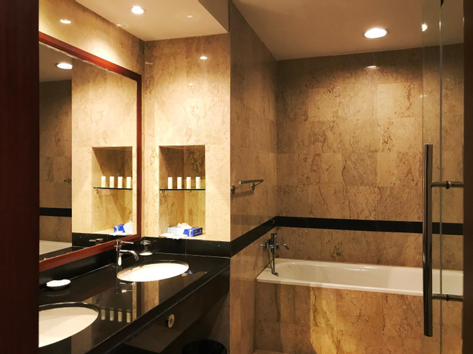 Bathroom 11