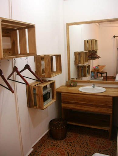 Bathroom 4, Cold River, Luang Prabang