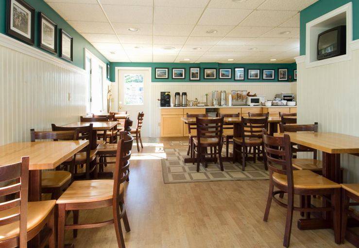 Food & Drinks, Breezeway Boutique Hotel, Washington
