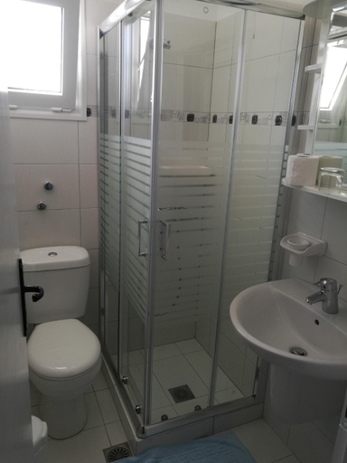 Bathroom 2, Mare Monte, South Aegean