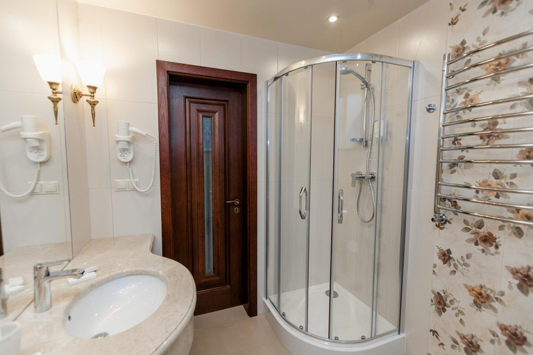 Bathroom 5, Galant Hotel, Drohobyts'ka
