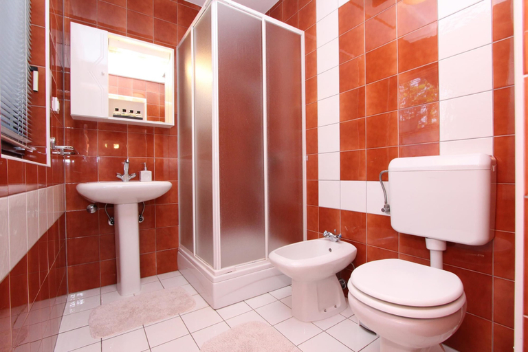 Bathroom 3, Apartment Irena, Pula