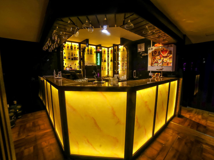 Others 4, Hyde Park Hotel, Dubai