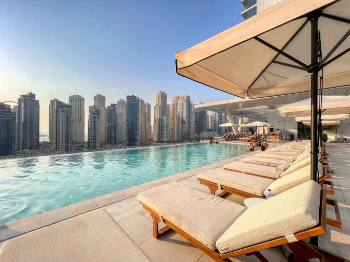 Room 4, High Floor and full Marina view, Dubai