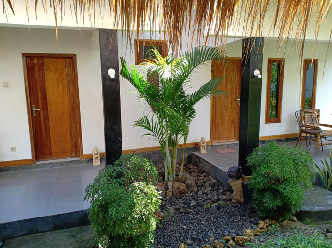 Exterior 10