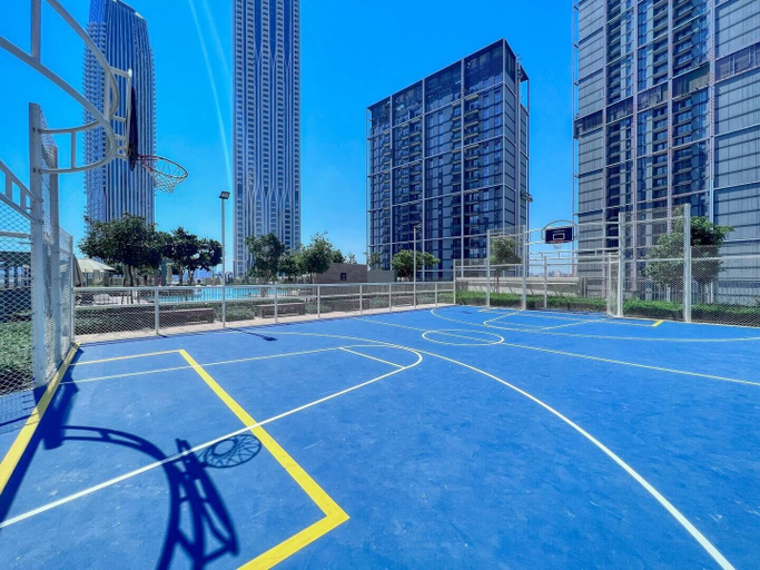 Room 2, Bright 2BR in top Creek Rise Tower, Dubai