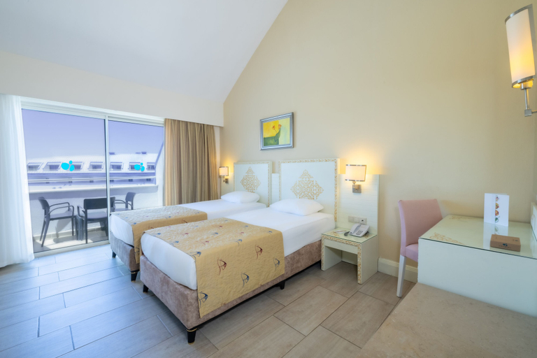 Bedroom 3, Crystal Admiral Aqua Collection, Manavgat