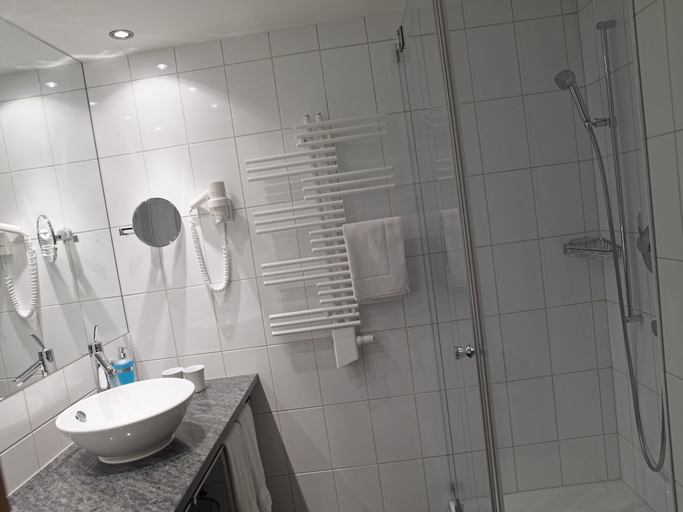 Bathroom 3, Hotel Alpina Parpan, Albula