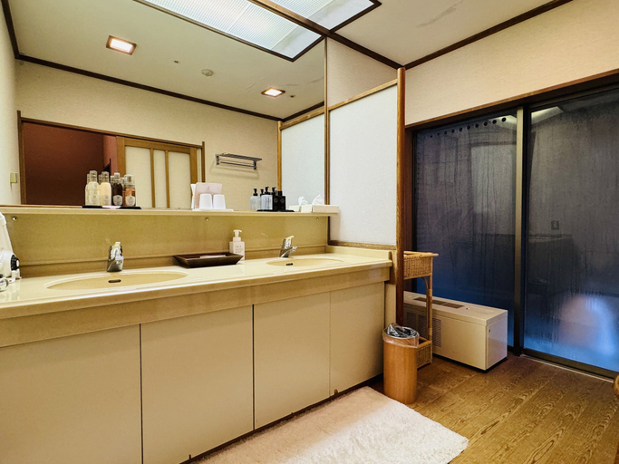 Bathroom 4, Ryuguden, Hakone